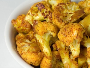 Тушеная цветная капуста: особенности блюда и вкусные рецепты для всей семьи