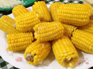 Вареная кукуруза: пищевая ценность, свойства и рецепты