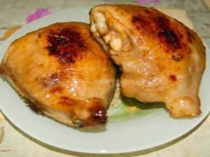 Как пожарить куриные бедра с хрустящей корочкой на сковороде?