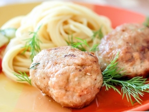 Как приготовить вкусные биточки из индейки?