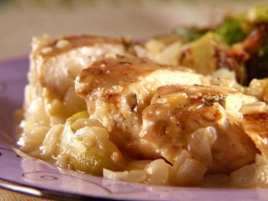 Как приготовить куриное филе с яблоками?
