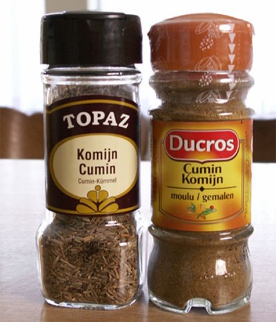 Кумин в стеклянной таре